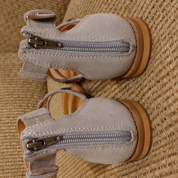 Nwot Frye & Co. Sandals - Picture 2 of 9